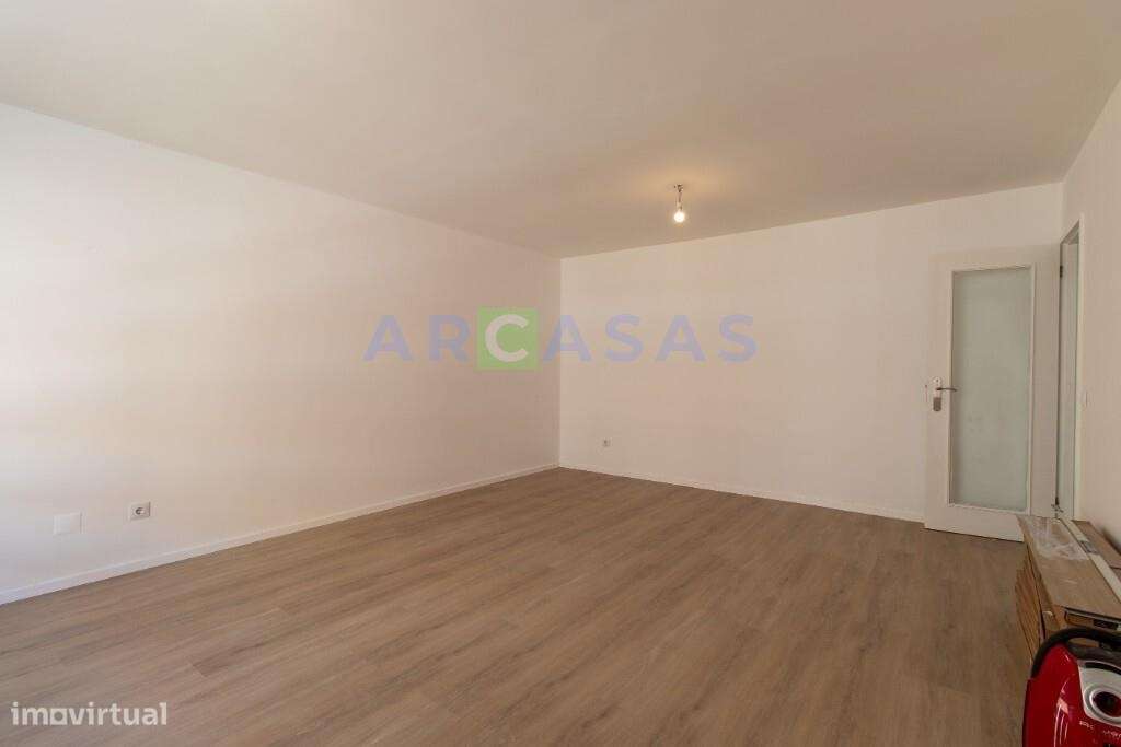 Apartamento T3  com varanda e lugar de garagem em Baguim do monte, Gon-7