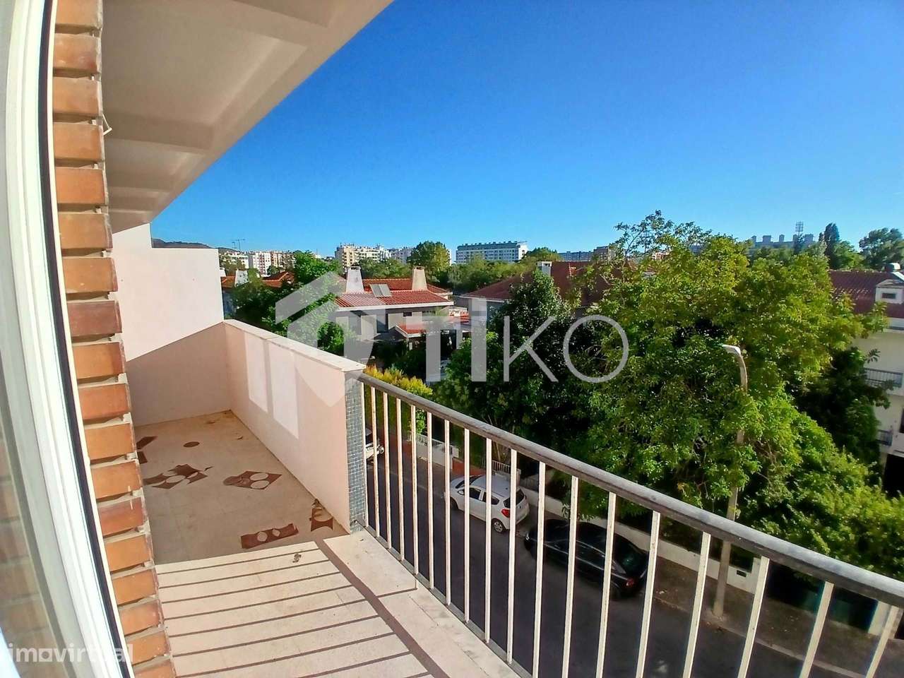 Apartamento T3 em Renovação com Excelentes Áreas em Setúbal-5