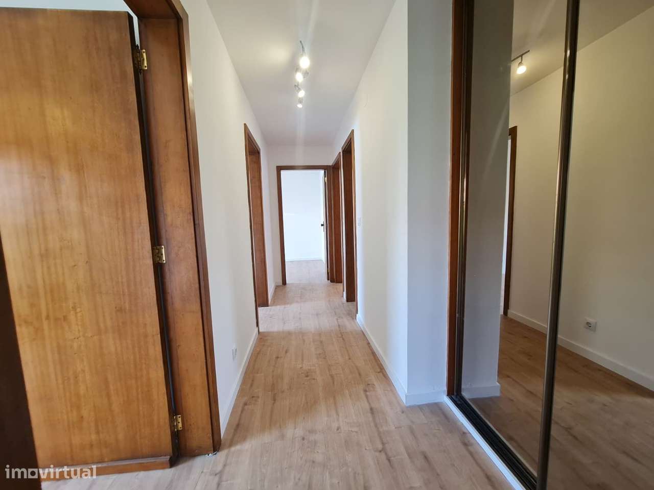 Apartamento T4 com suite e garagem  – em frente ao Metro Pedro Hispano-4