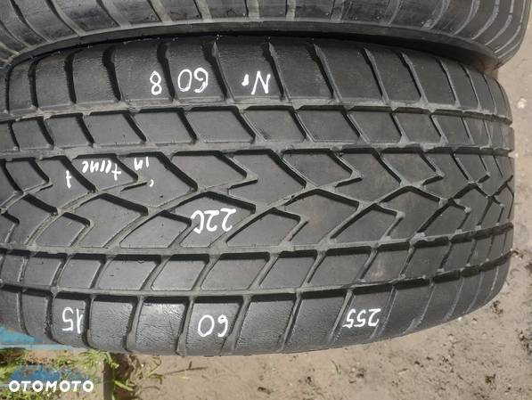 Bridgestone 255/60/15 nr 608 - 2