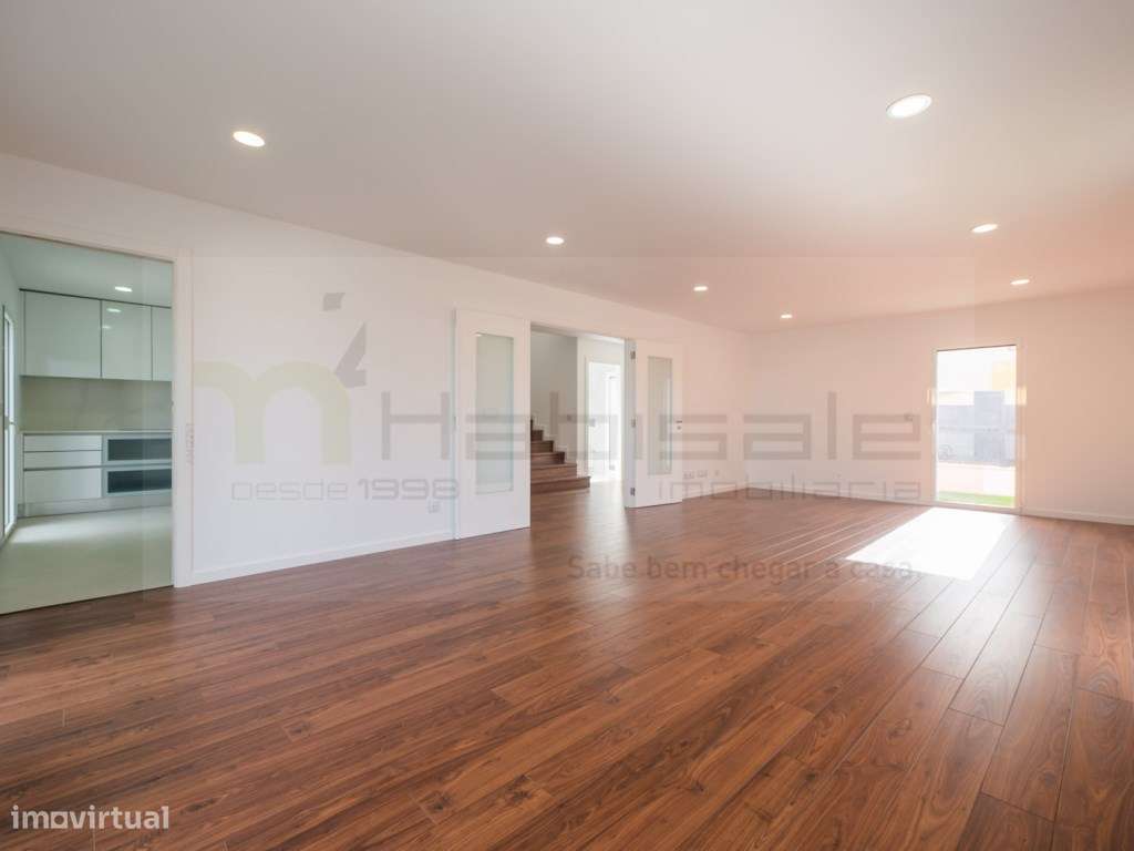 Moradia T3, situada em Areia Cascais, a curta distância da praia do...-10