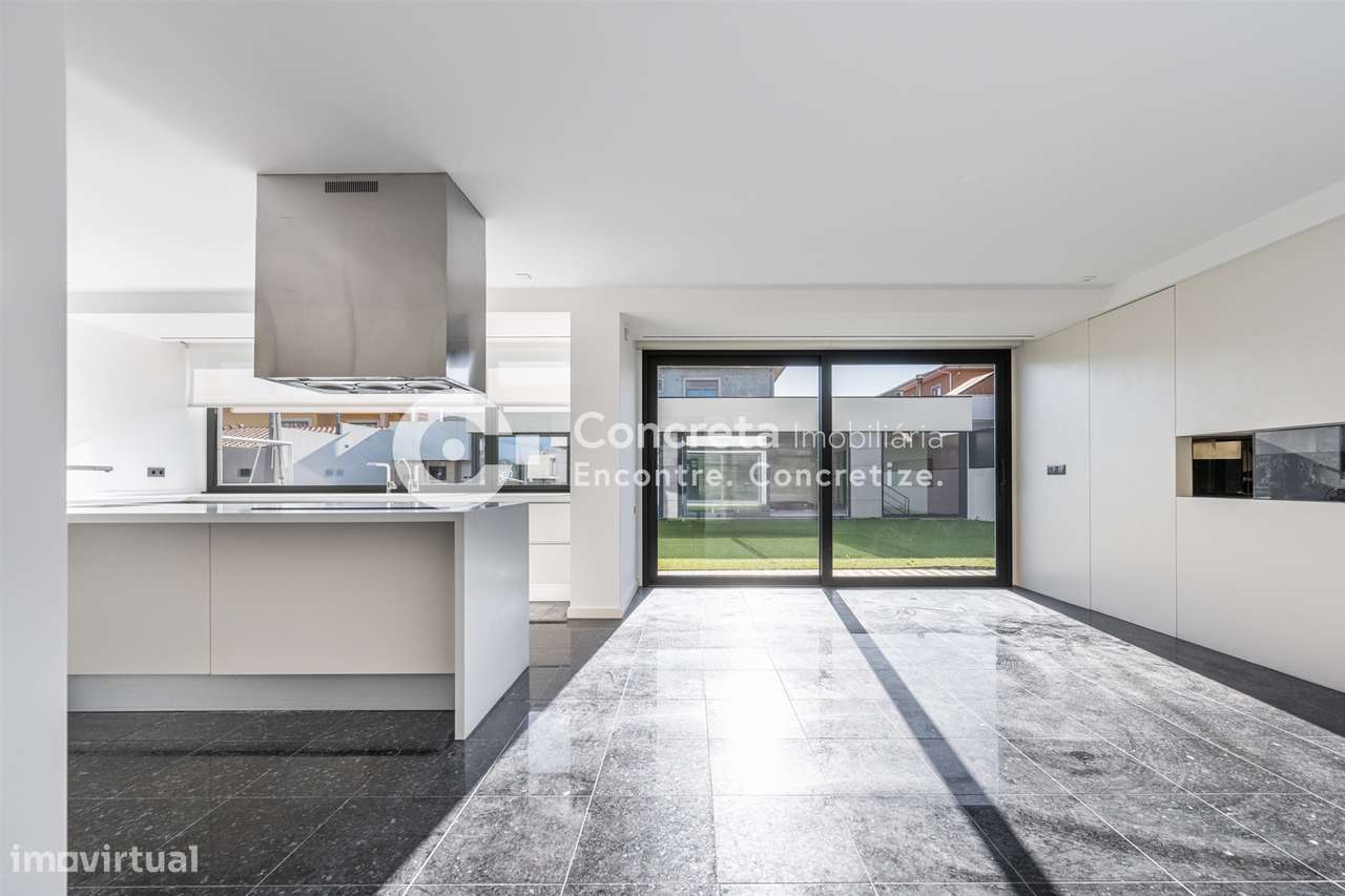 Moradia T3 com piscina interior em Tamel S. Veríssimo, Barcelos-12