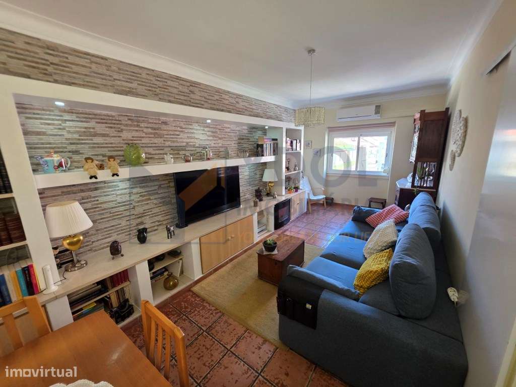 Apartamento T2 com Varandas a 5 Minutos da Estação - Queluz-7