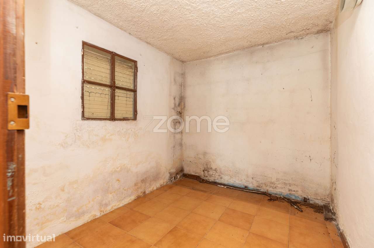Moradia T4 | Moradia T2 | Recuperar | S. Martinho do Bispo-27