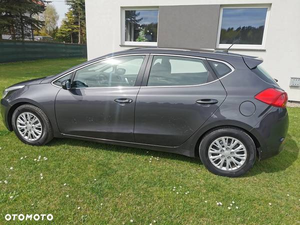 Kia Ceed 1.6 GDI Dream Team Edition - 5