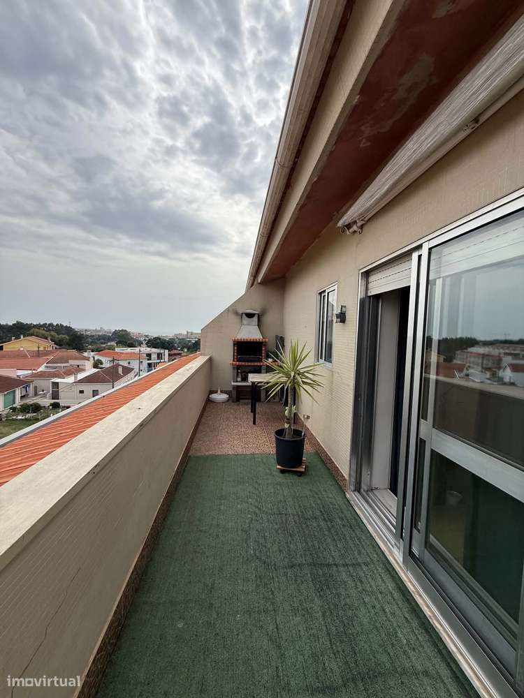 T1+1, com amplo terraço a sul e vista mar!-11