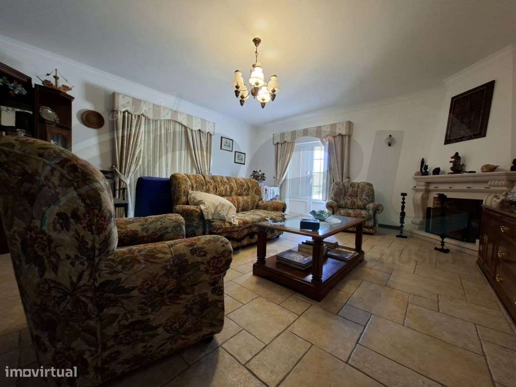 Moradia T5 Azoia de Baixo Santarém-10