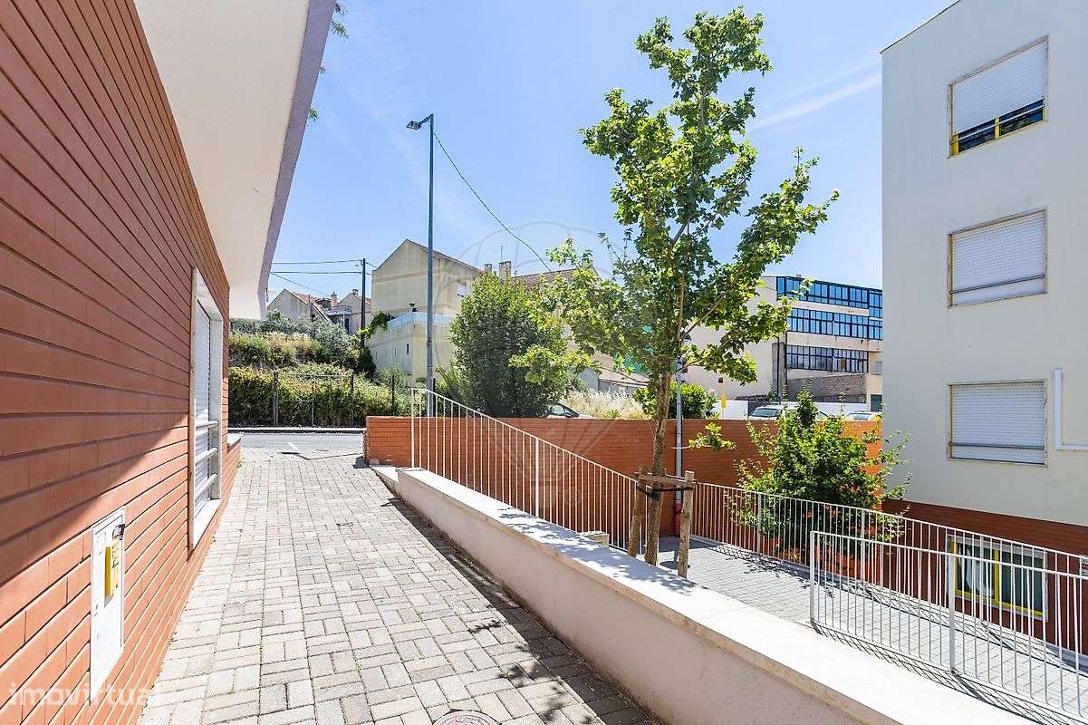 Apartamento T3 à venda em Camarate-41