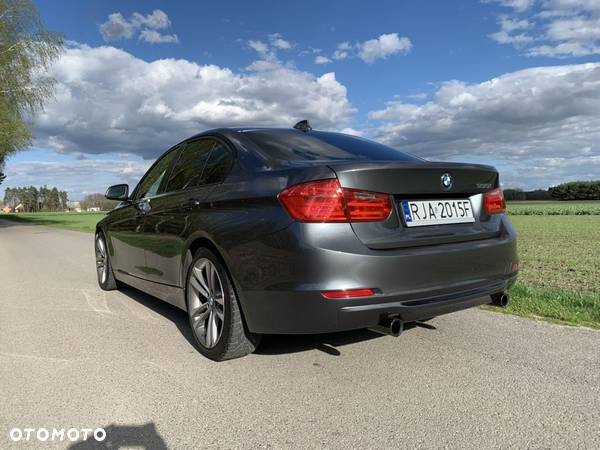 BMW Seria 3 335i Sport Line - 6
