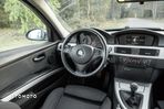 BMW Seria 3 325i - 24