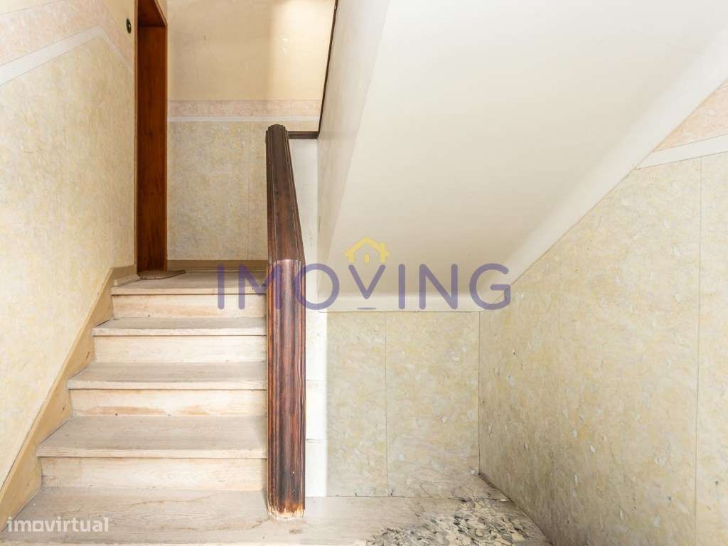 Prédio, moradia e garagens para Investimento-15