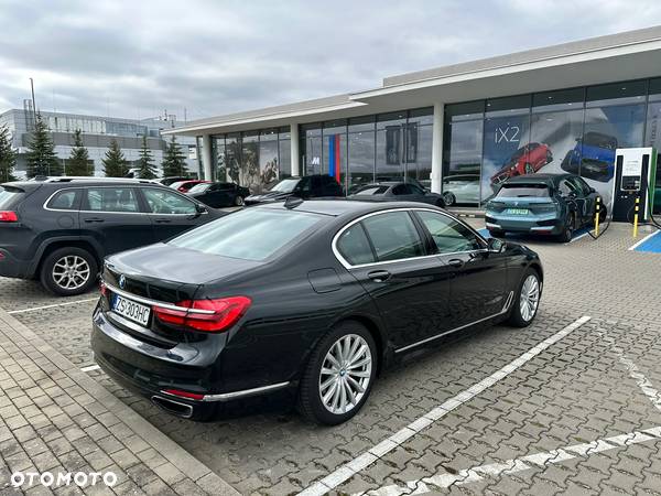 BMW Seria 7 740d xDrive - 12