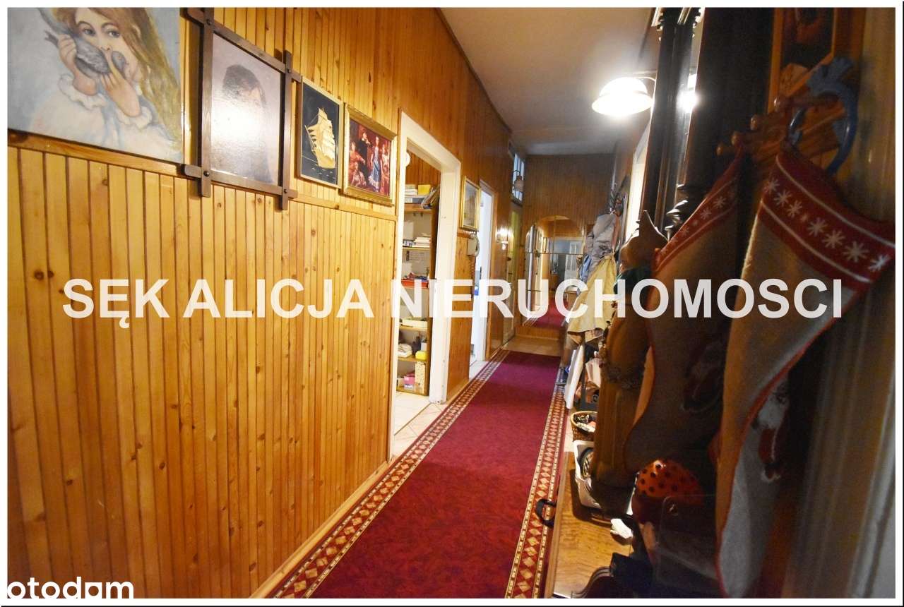 Kamienica z dużym parkingiem i ogrodem-16