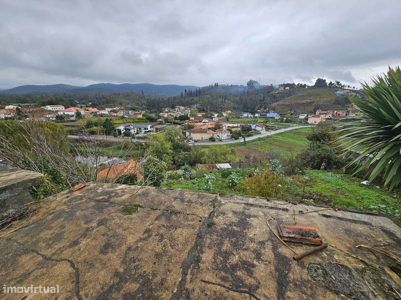 Moradia para venda na Foz do Sousa-3