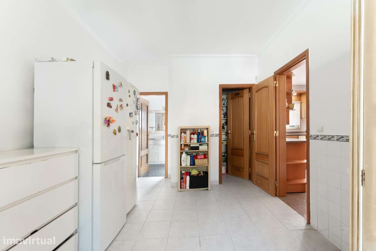 Moradia Geminada T5 + 2 com estacionamento, Alcabideche, Cascais-8