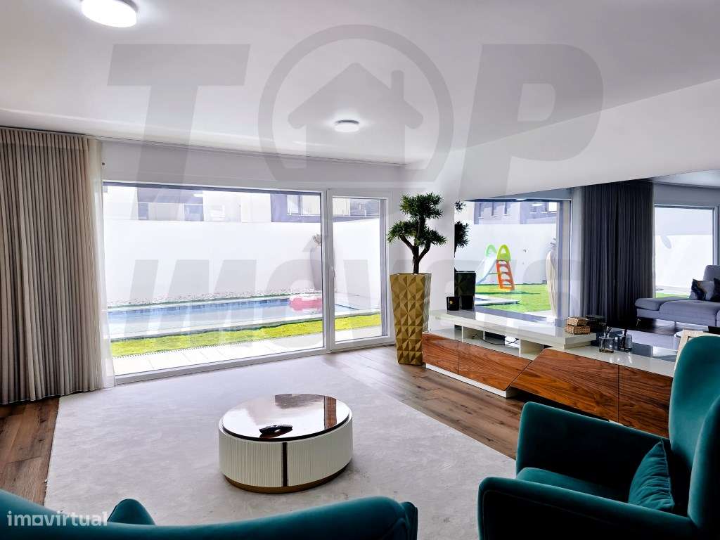 Moradia de Luxo V6 com Piscina, Terraço e Acabamentos de Alta Quali...-32