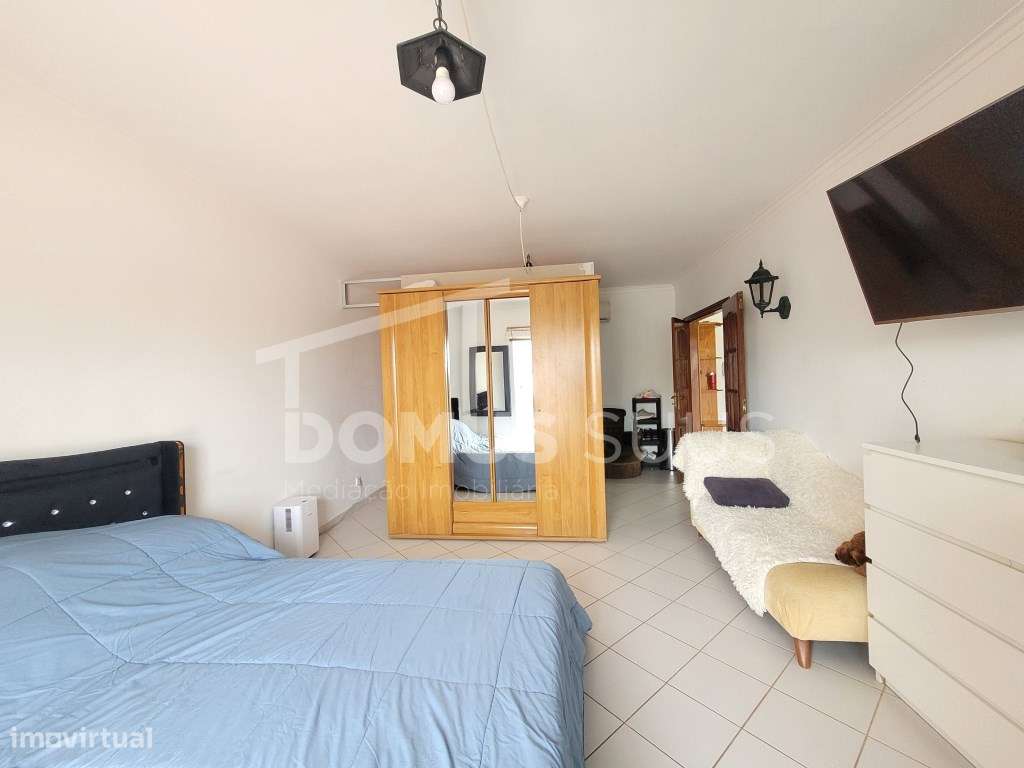 Apartamento T2 em ótimo estado com um terraço enorme-6