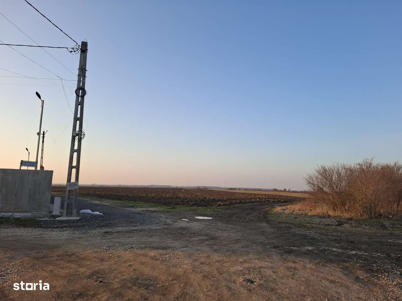 DARZA - CREVEDIA , TEREN INTRAVILAN  20.000 MP - Imagine principală: 1/1