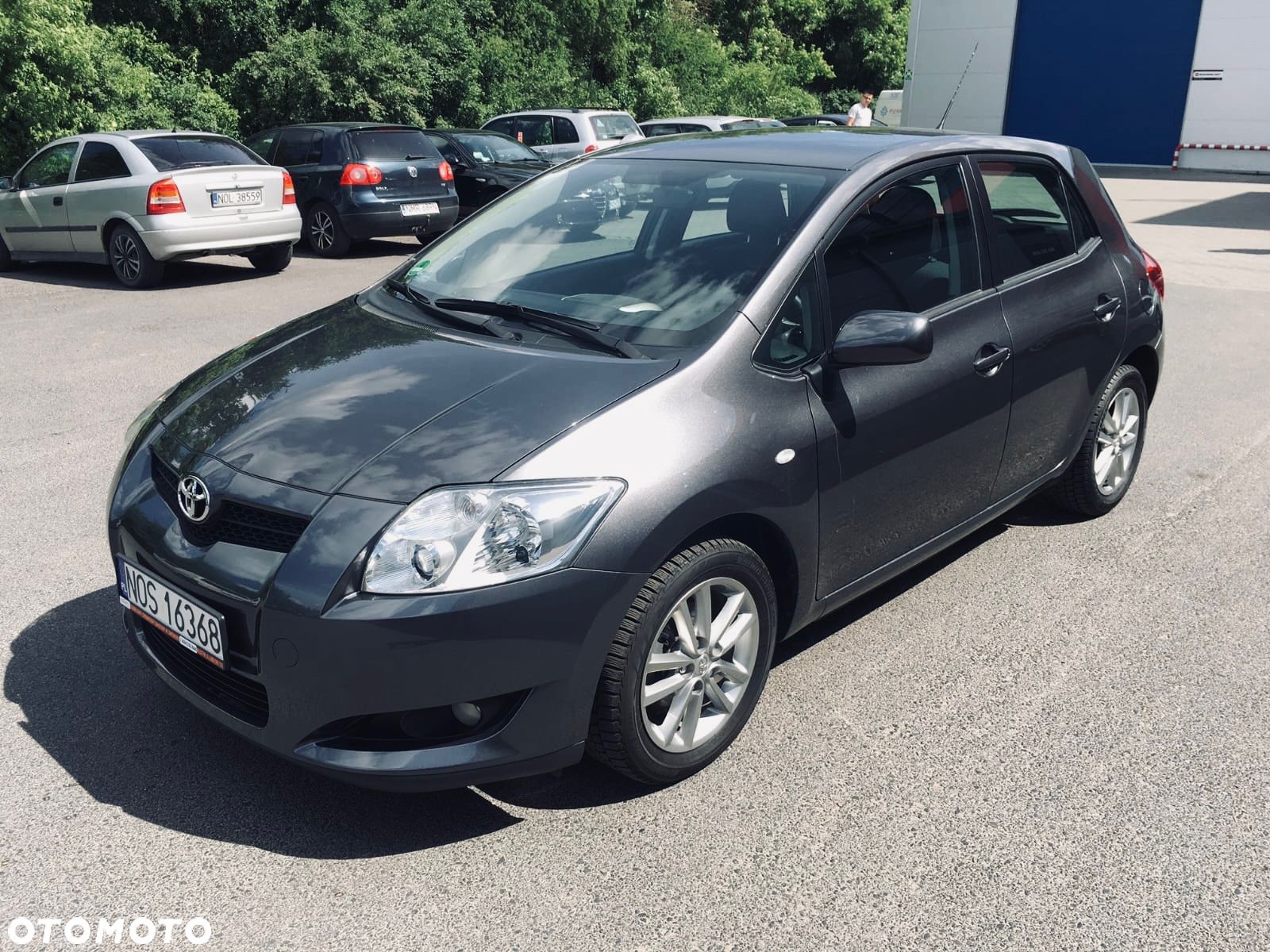 Toyota Auris 1.33 VVT-i Terra - 1