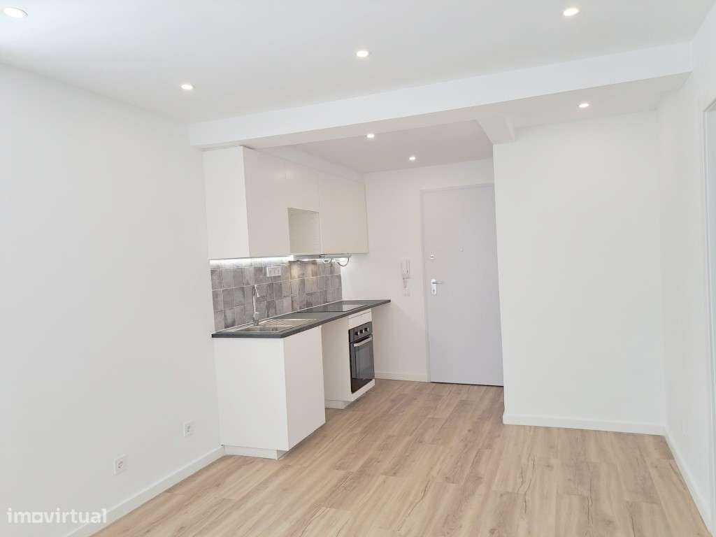 Apartamento T2 para venda em Amadora - Lisboa-26