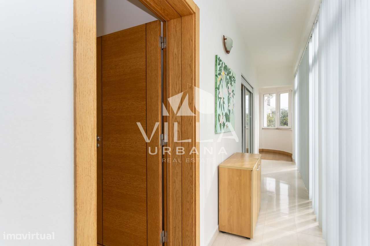 Moradia T3 +1 com Garagem localizada numa zona tranquila em Belverde-27