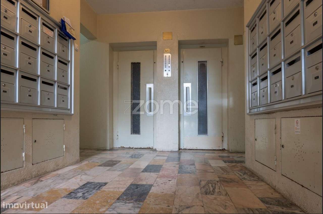 Apartamento T1+1 à venda Monte Abraão-6