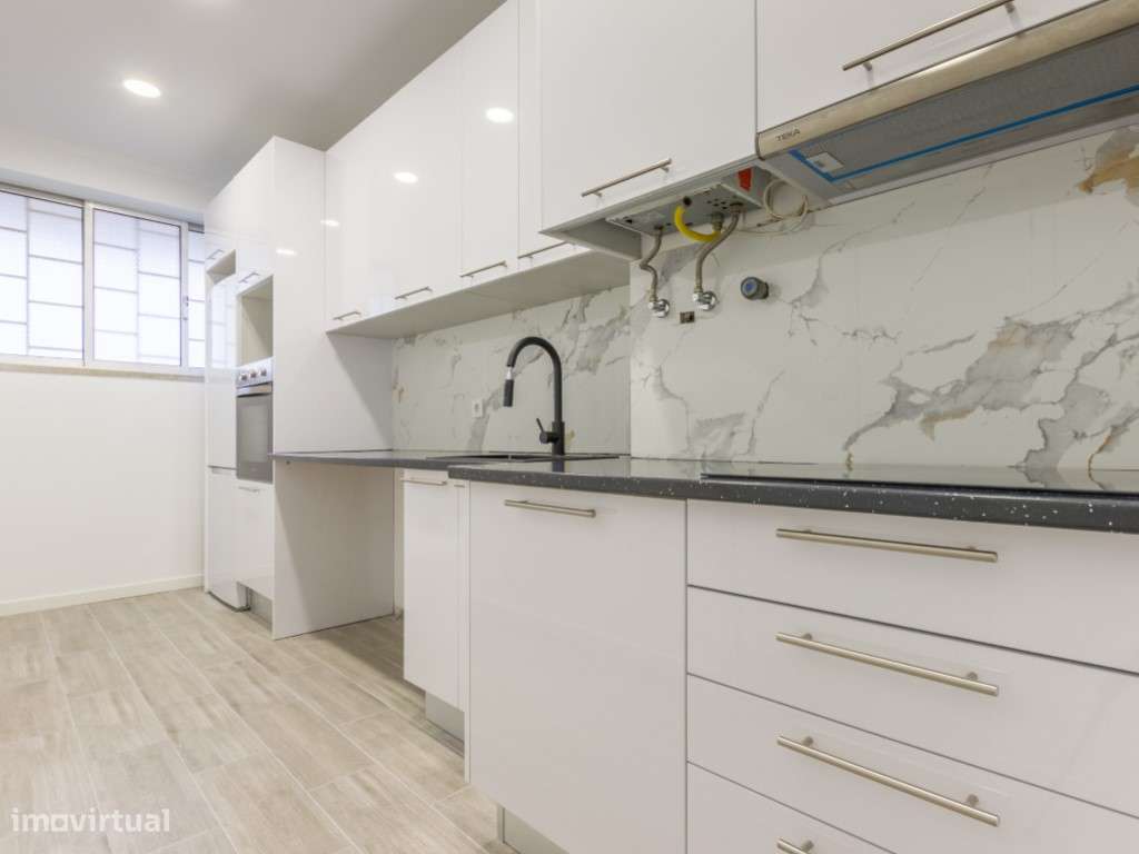 Apartamento T1 renovado | Amora-Seixal | Vista desafogada-5