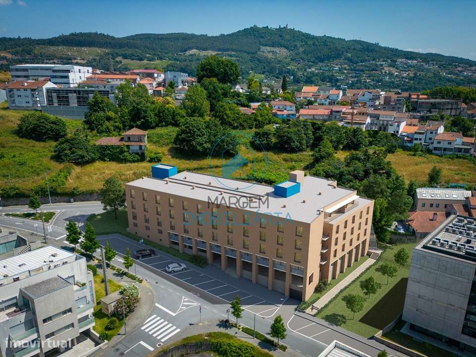 T2 c/suíte, AC, L.Gar c/portão automático+arrumo fechado - Grande imagem: 5/14