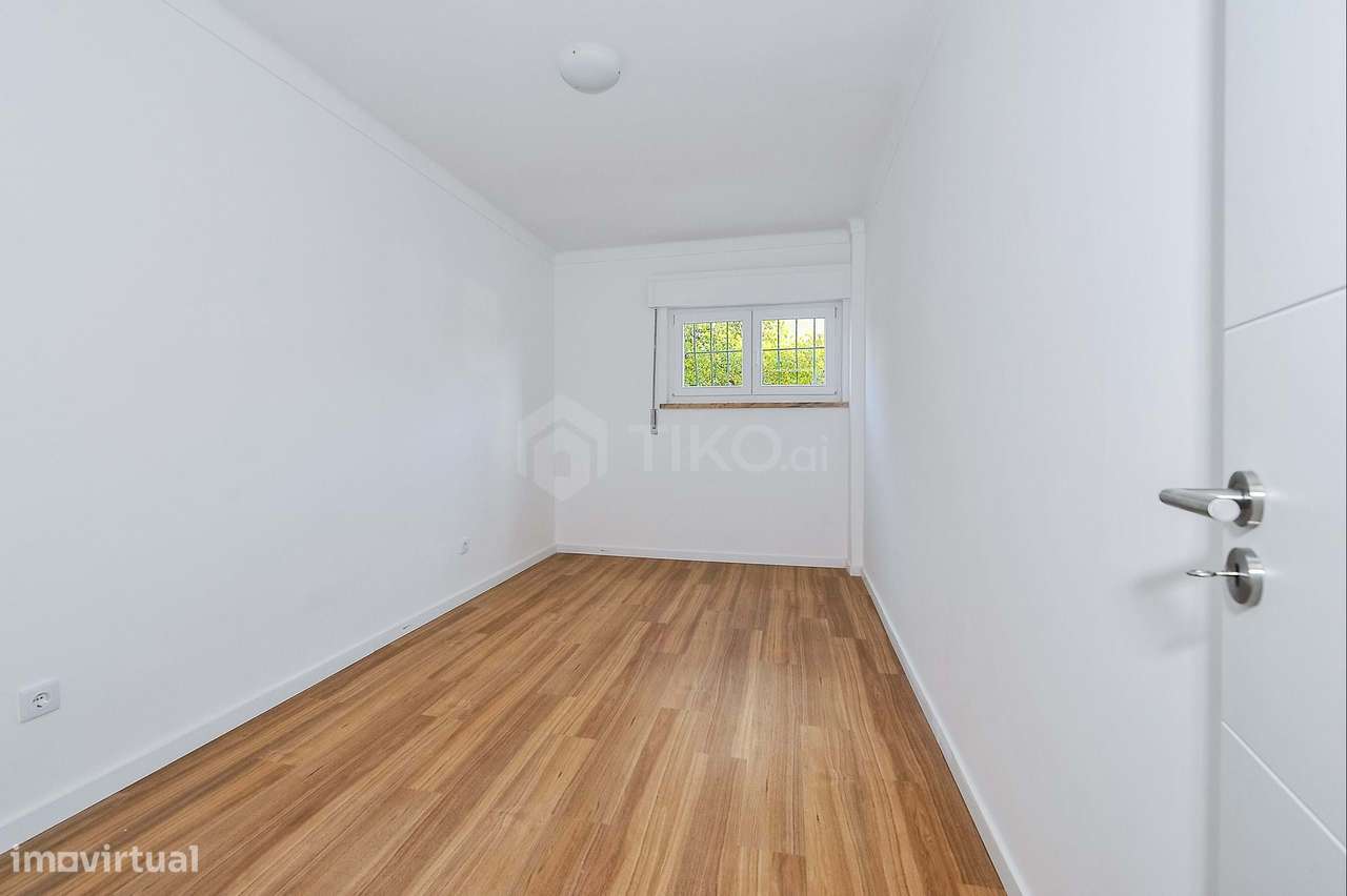 Invista no Seu Futuro: Apartamento T3 em  renovado no Coração de Setúb-21