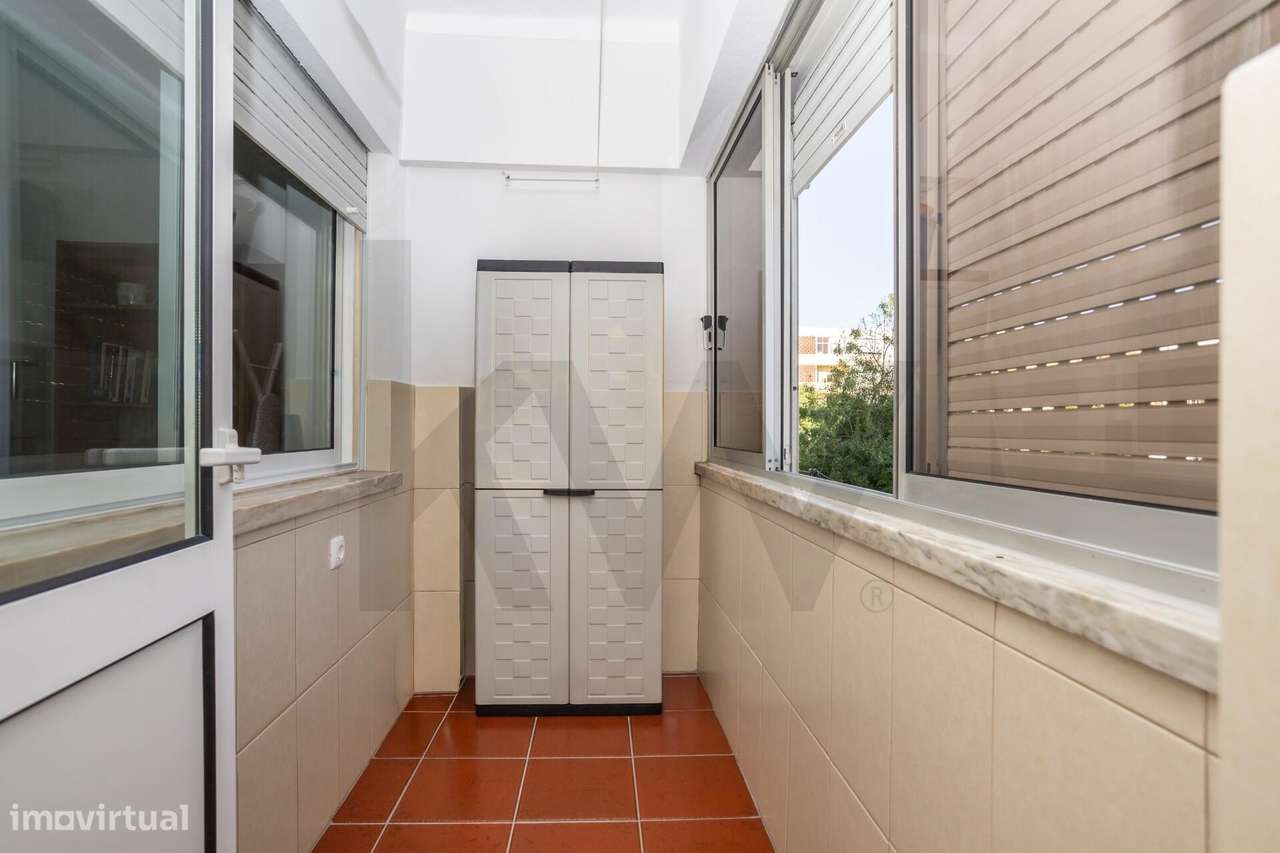 Apartamento T3 no Laranjeiro, Almada – Potencial Único e Localização P-23
