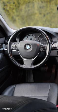 BMW Seria 5 528i xDrive - 11