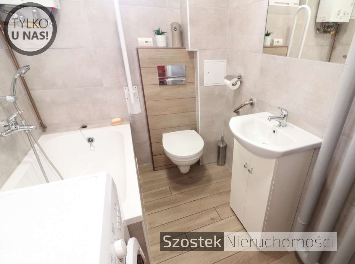 2 pokojowe z balkonem - ok. al. Niepodległości-0