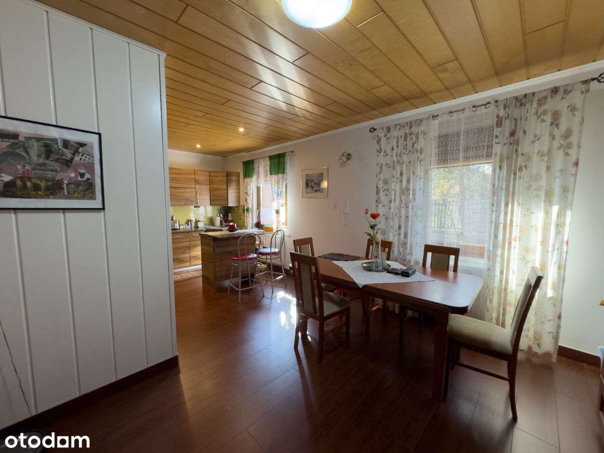 Dom w otoczeniu zieleni Wójcice-11