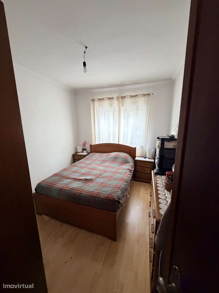 Apartamento T2 com 84 m² – Excelente oportunidade para remodelação-9