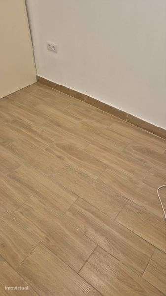 Arrendo T0 em Caparide , São Domingos de Rana - Grande imagem: 4/4