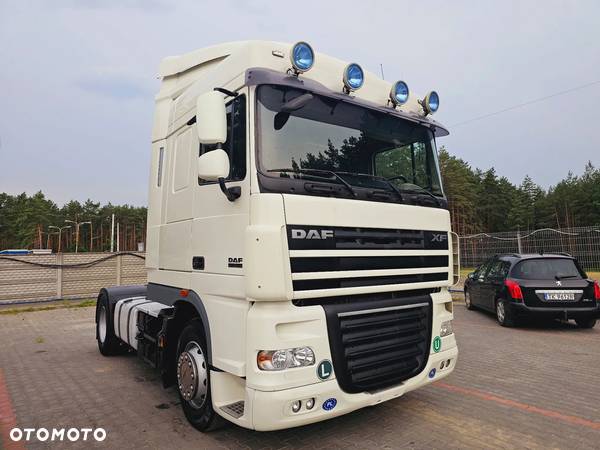 DAF XF 105 460 * EURO 5 * MANUAL* 2010 * STANDARD * SPACE CAB - 1