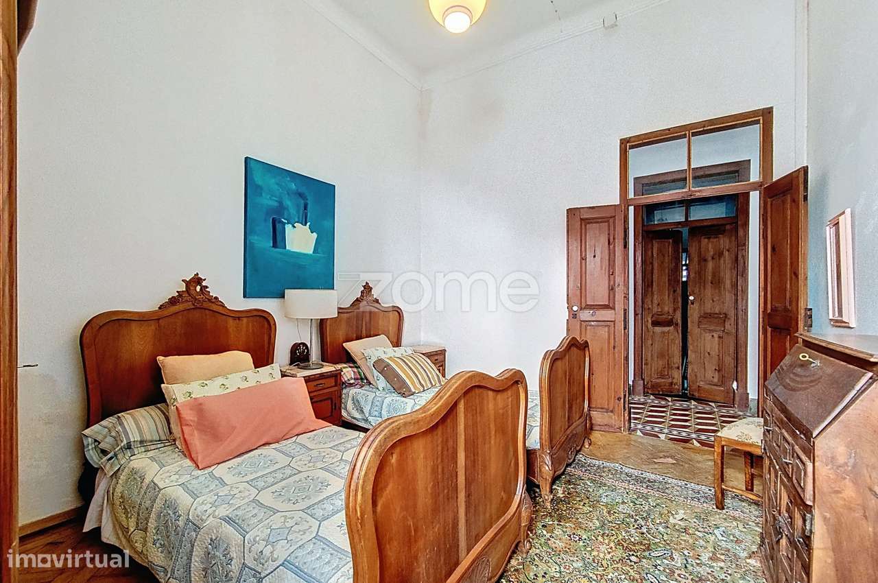 Moradia V6 no centro de São Marcos da Serra, em lote de 668m2-25