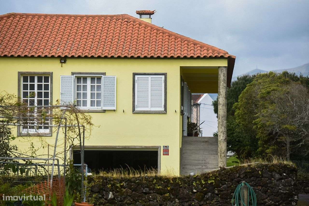 Casa Espaçosa com Jardim com Árvores de Fruto no Pico da Pedra - Grande imagem: 3/44