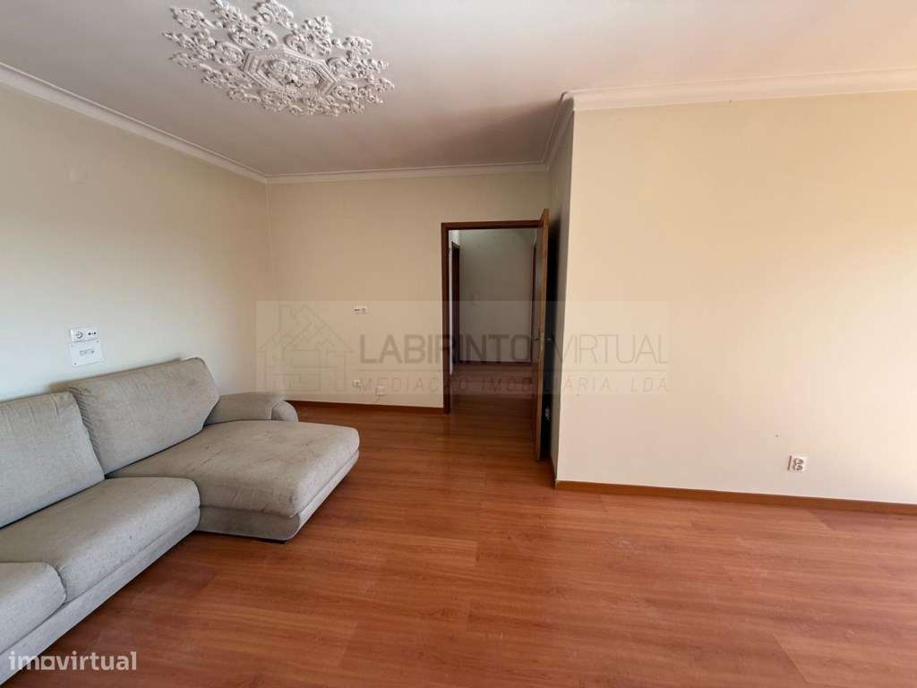 Vende-se T2, com varanda em Queluz - Grande imagem: 5/14