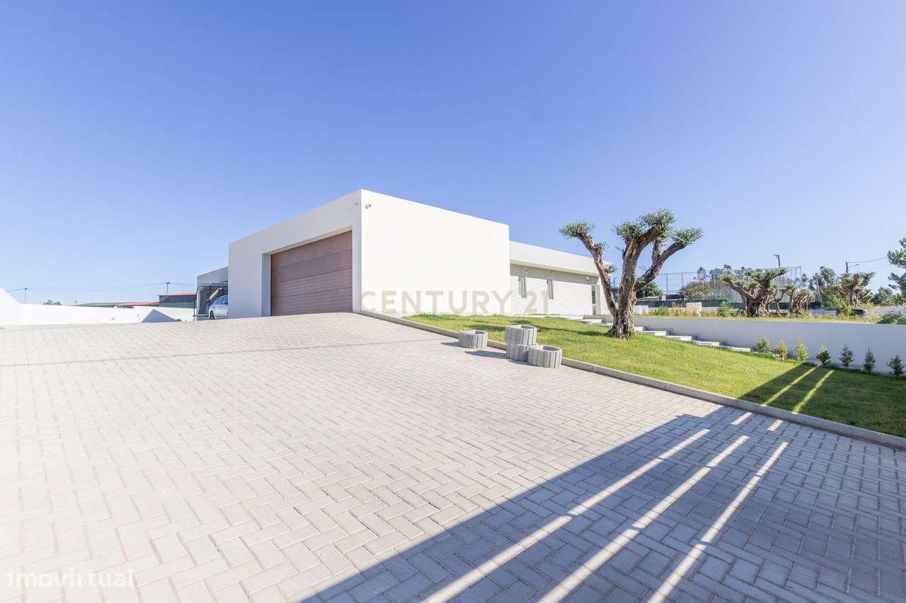 Vila Alegre / Fernão Ferro - Luxuosa moradia isolada térrea de 4 assoa-29