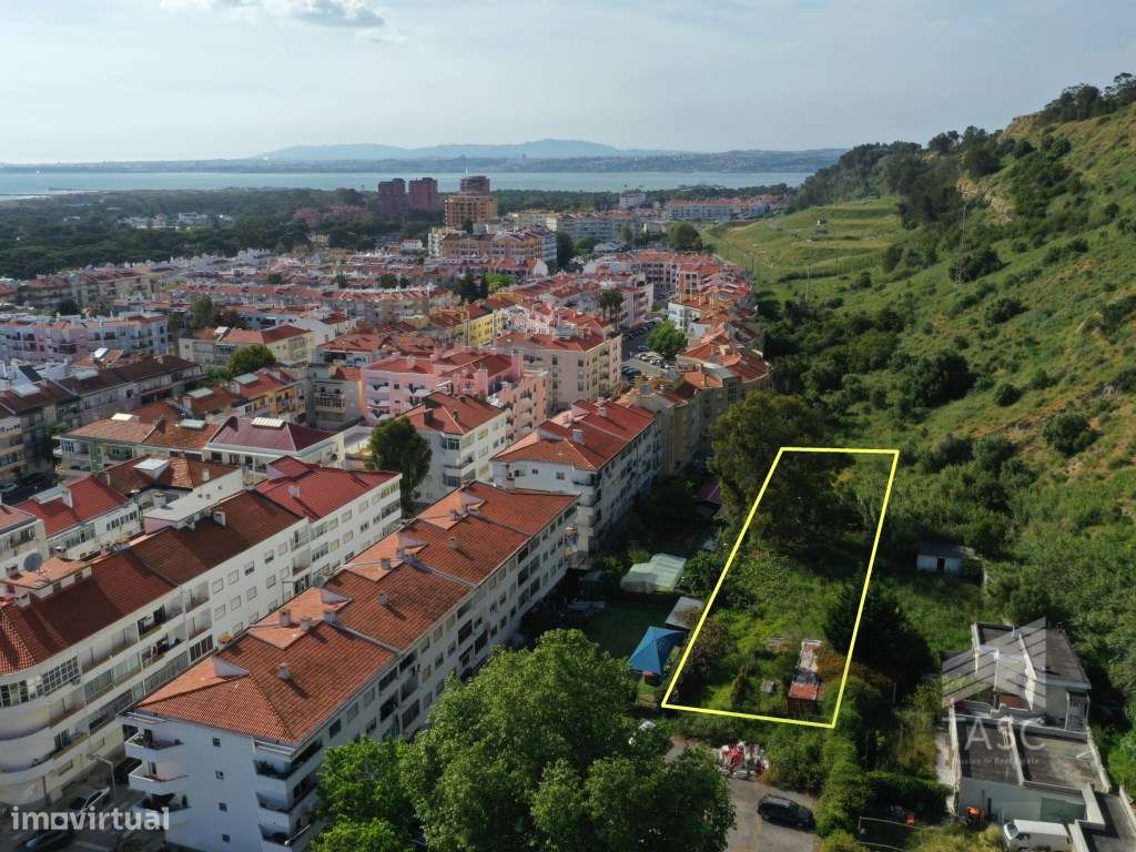 Lote para Prédio de apartamentos na Caparica-6