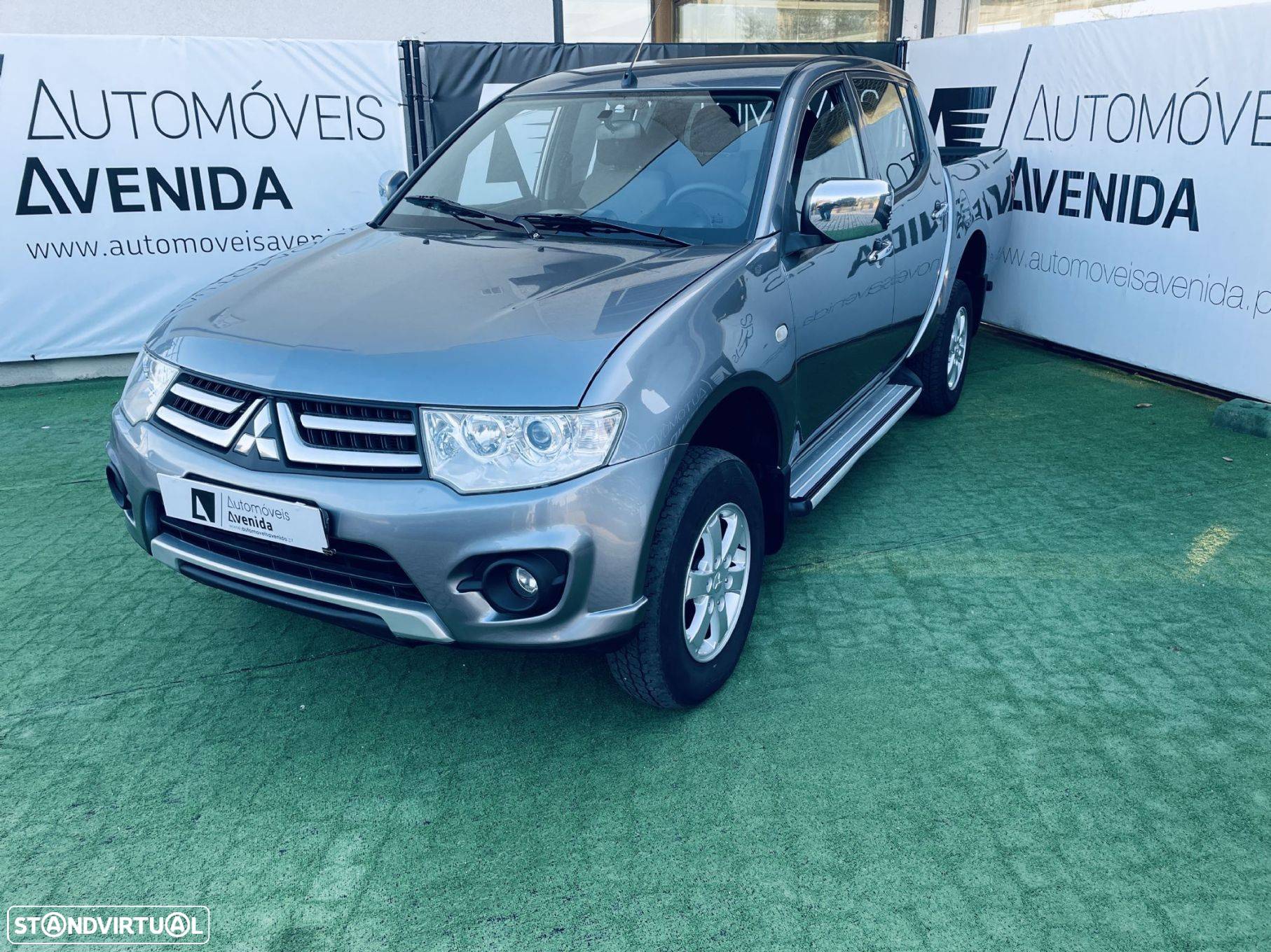 Carros na Web, Comparativo entre Mitsubishi L200, Mitsubishi L200,  Mitsubishi L200 e Ford Ranger