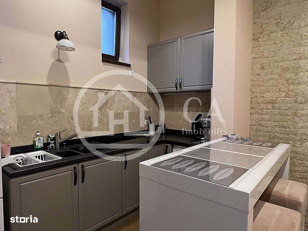 Apartament cu 2 camere de vanzare Ultracentral Oradea - Imagine principală: 2/13
