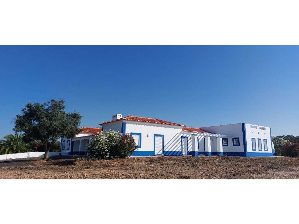 MORADIA (638 m2), Anexo (152 m2)-10