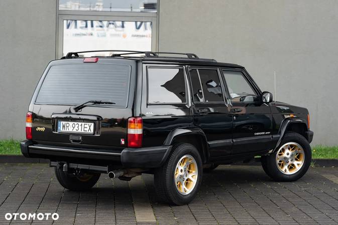 Jeep Cherokee 2.5 Sport - 4