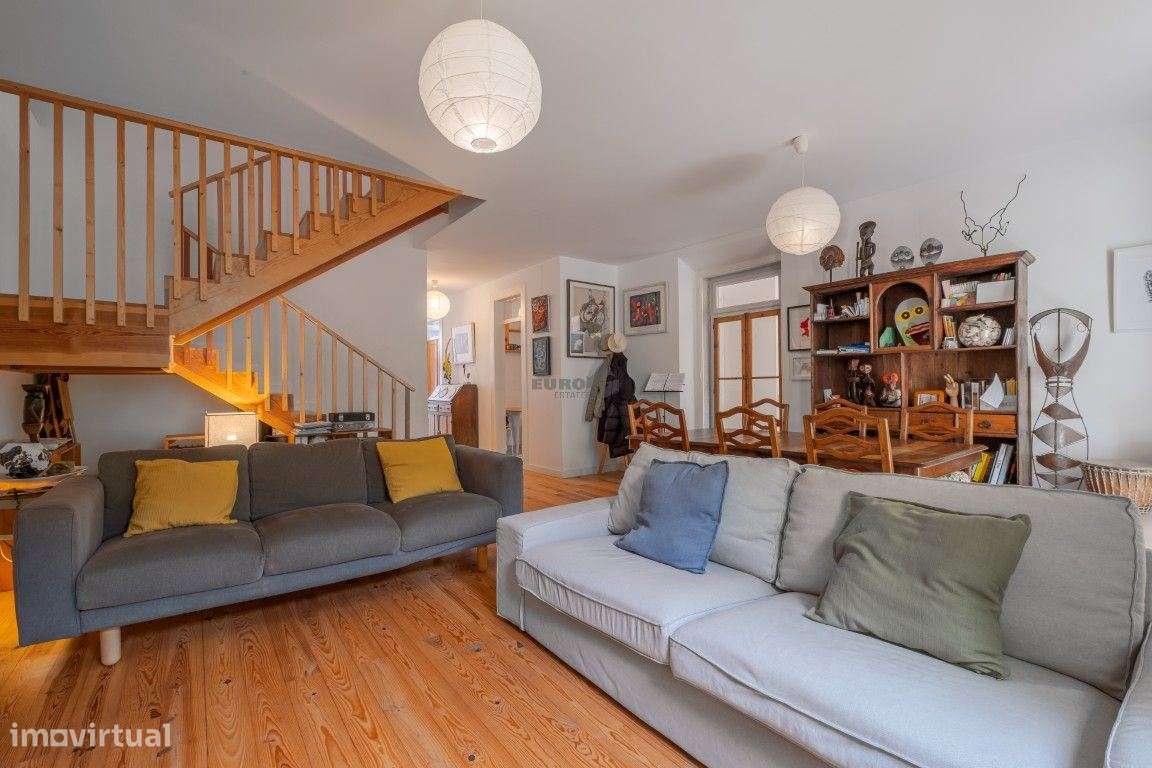 Moradia duplex na Graça com 5 Quartos e Jardim-16