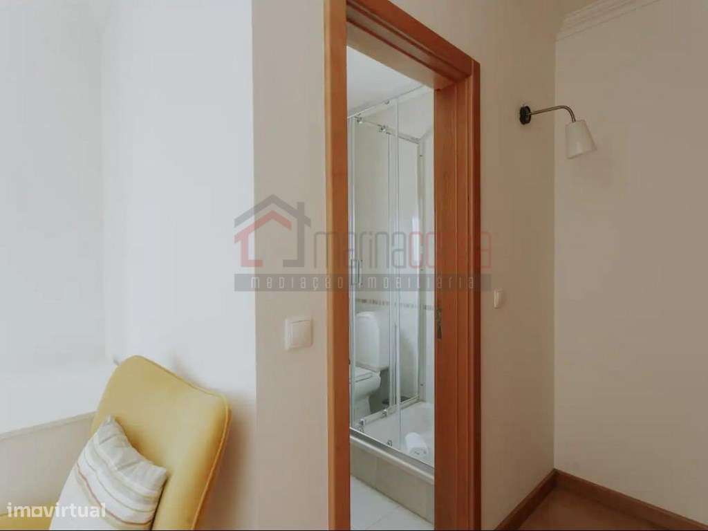 Moradia T3 com Garagem e Logradouro na Atouguia da Baleia-12