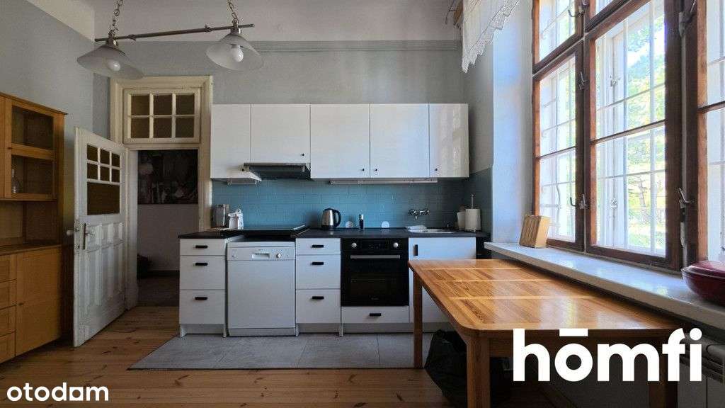 Zabytkowa willa w centrum miasta na dużej działce - Pełny obrazek: 4/16