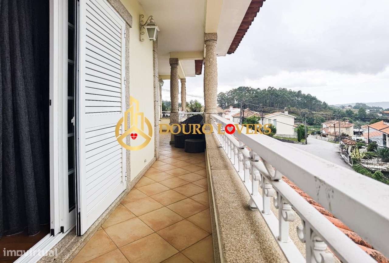 Moradia T4 com Piscina e Jardim em Ferreira - Paços de Ferreira-20