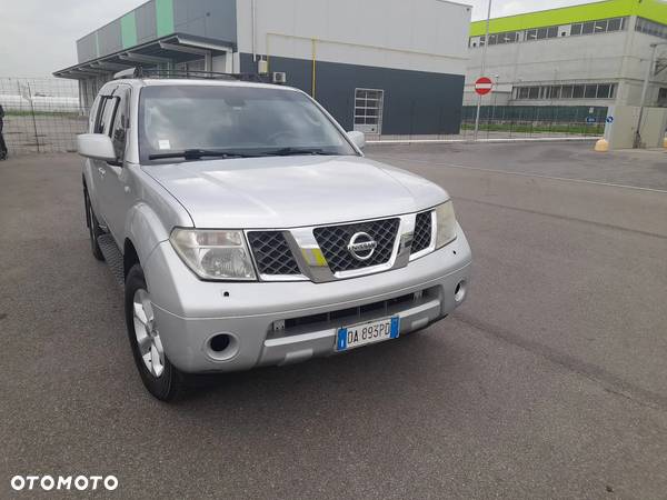 Nissan Pathfinder - 2